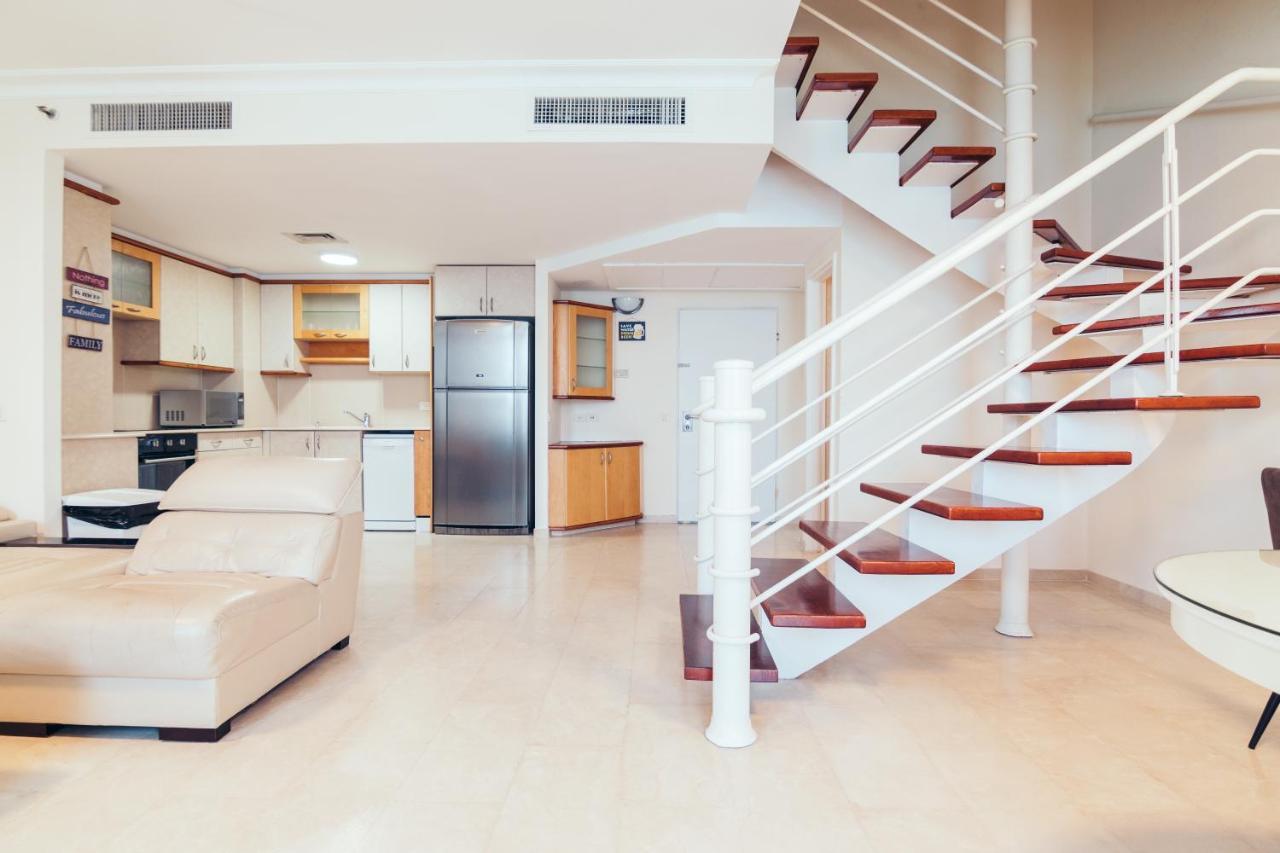 Almog Beach Apartments מגדלי חוף הכרמל חיפה 외부 사진