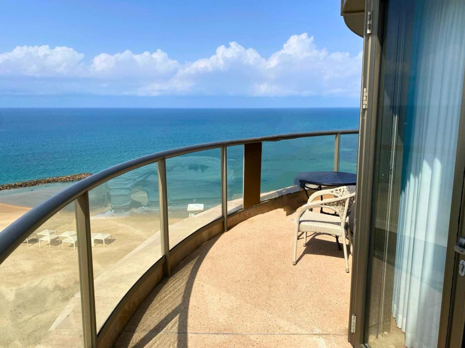 Almog Beach Apartments מגדלי חוף הכרמל חיפה 외부 사진