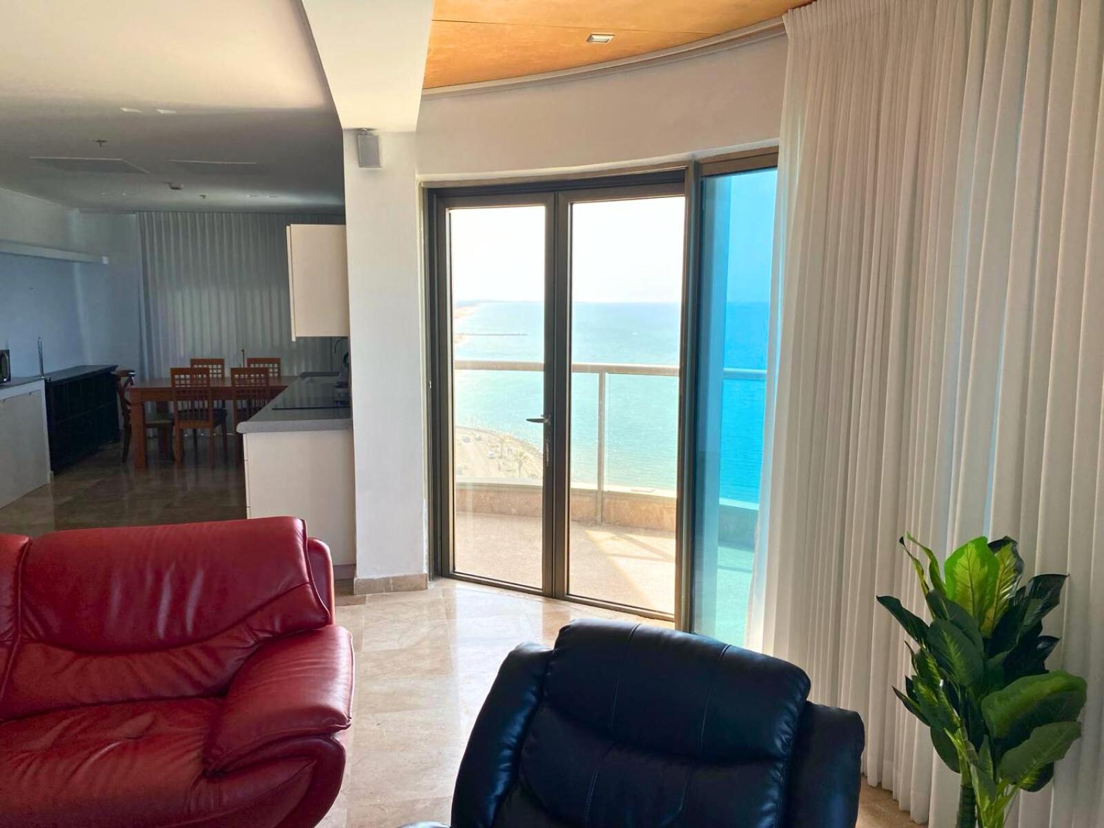 Almog Beach Apartments מגדלי חוף הכרמל חיפה 외부 사진