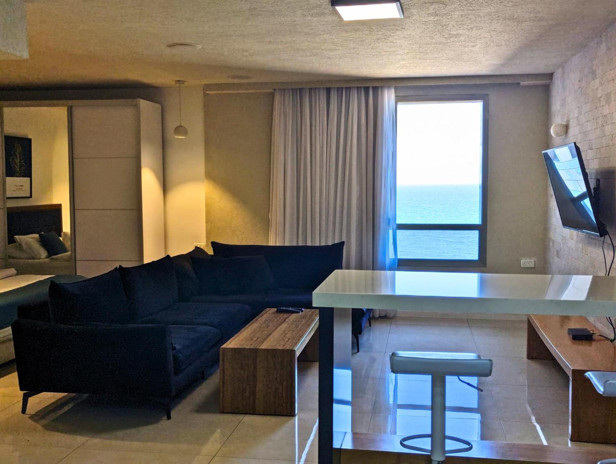 Almog Beach Apartments מגדלי חוף הכרמל חיפה 외부 사진