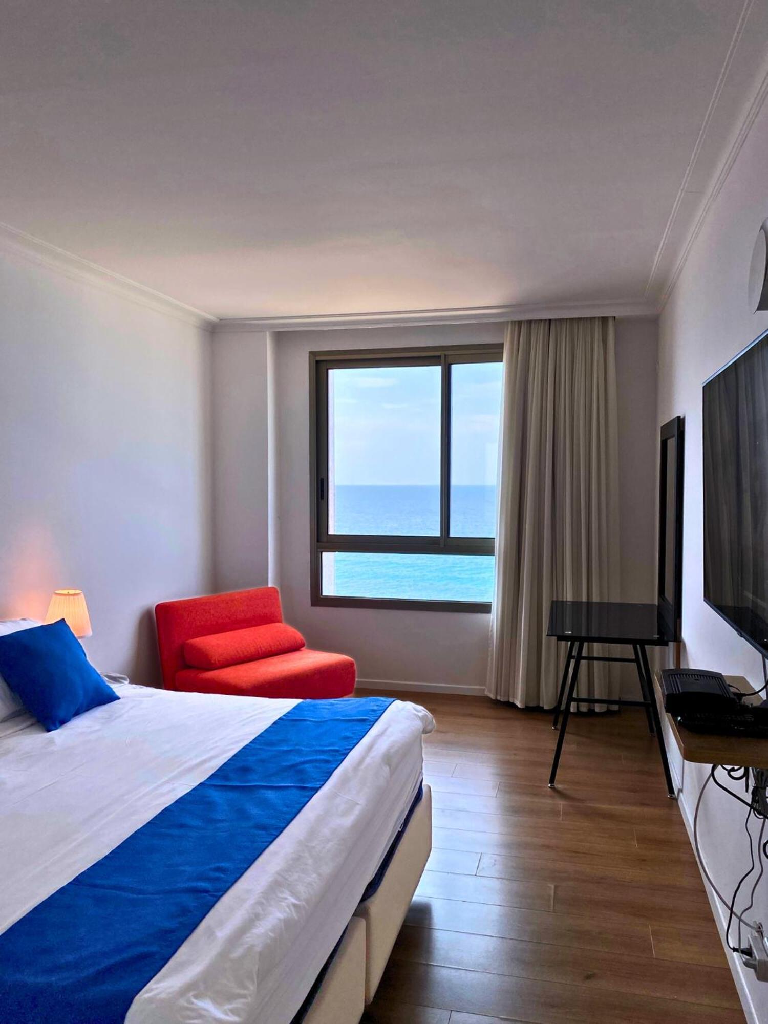 Almog Beach Apartments מגדלי חוף הכרמל חיפה 외부 사진